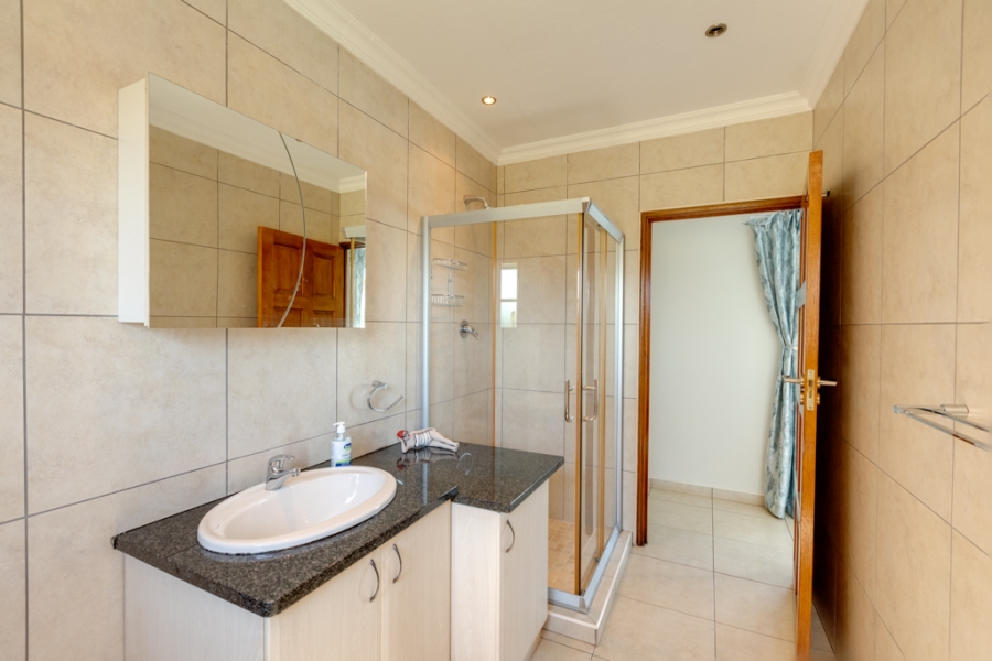 4 Bedroom Property for Sale in Bishops Bay Free State